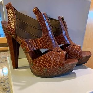 Jessica Simpson heels